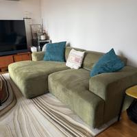 Divano in velluto verde a coste + poggia piedi