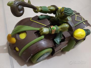 Auto e personaggio Gormiti