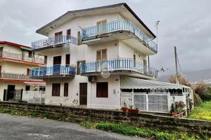 4 LOCALI A SANTA MARIA DEL CEDRO