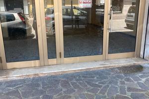 Locale commerciale in via primo maggio 249 scafa 