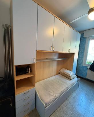 Camera dal letto a ponte