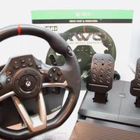 Volante Hori RWO con pedali per PC e XBox One 