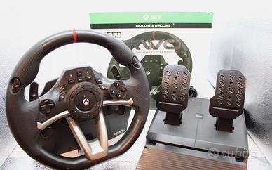 Volante Hori RWO con pedali per PC e XBox One 