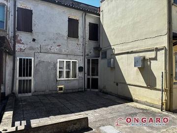 Casa indipendente di 90 m² con 5 locali a Copparo