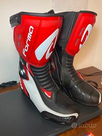 Stivali forma freccia