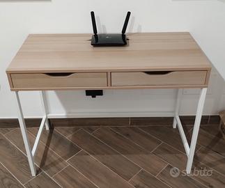 scrivania Ikea nuova