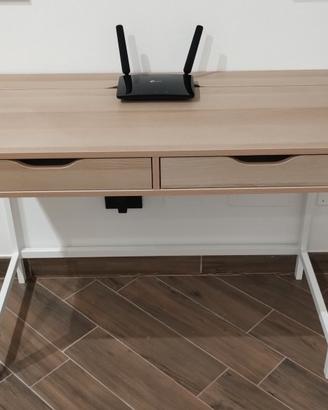 scrivania Ikea nuova