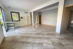 NEGOZIO A CARPI