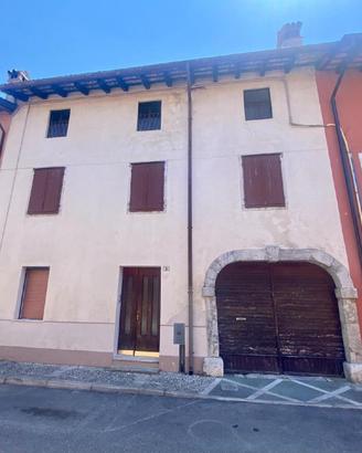 CASA IN LINEA DAGLI AMPI SPAZI, VISTA APERTA E ...
