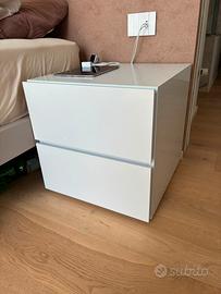 2 comodini bianco + settimanale nero laccati