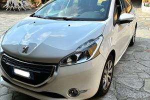 Peugeot 208 1.0 Benzina – 2015 – 92.000 km