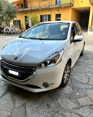 Peugeot 208 1.0 Benzina – 2015 – 92.000 km
