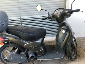 Scarabeo 50 fermo da anni