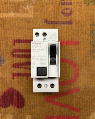 Interruttore differnziale puro 25A