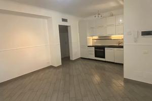 Marino trilocale con portico e 2 posti auto