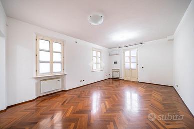 4 LOCALI A SCANDIANO