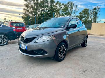 Lancia Ypsilon 1.0 FireFly 5 porte S&S Hybrid Ecoc
