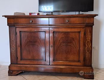 Madia, credenza