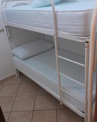 LETTI A CASTELLO E MATERASSI NUOVI INCELOFANATI 