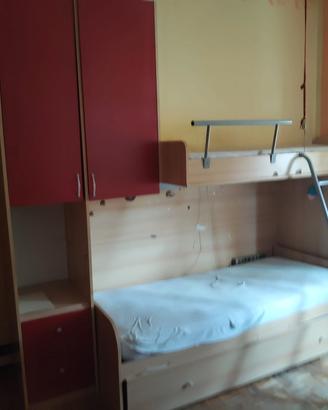 Cameretta a ponte con letto