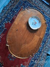 tavolinetto da salotto sagomato