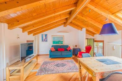 Appartamento all'ultimo piano vicino al centro