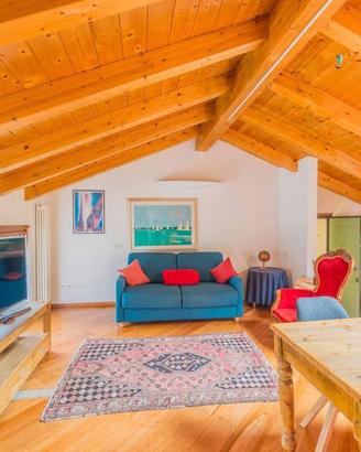 Appartamento all'ultimo piano vicino al centro