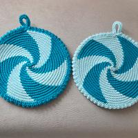 Coppia di presine doppie ad uncinetto