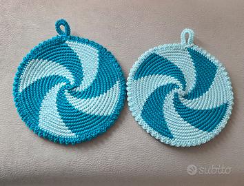 Coppia di presine doppie ad uncinetto