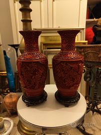 Vasi cinese lacca rossa intagliata, blu oro base
