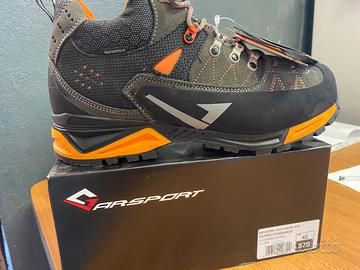 Scarpe trekking antinfortunistiche