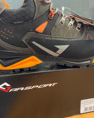 Scarpe trekking antinfortunistiche