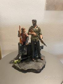 Statua The Last of Us “Joel & Ellie”