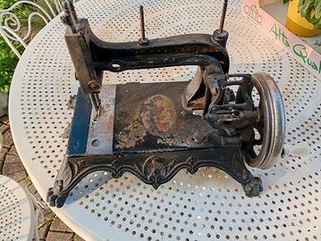 macchina da cucire antica