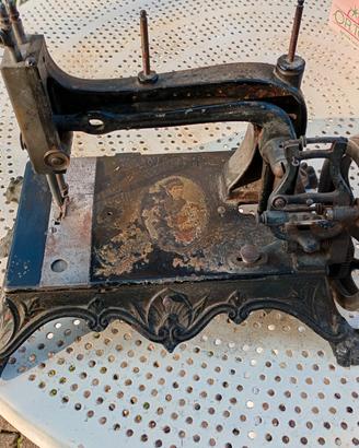 macchina da cucire antica