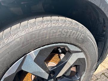 Gomme Bridgeston estive 235/55 R18 100V