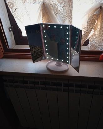 Specchio con luci a led