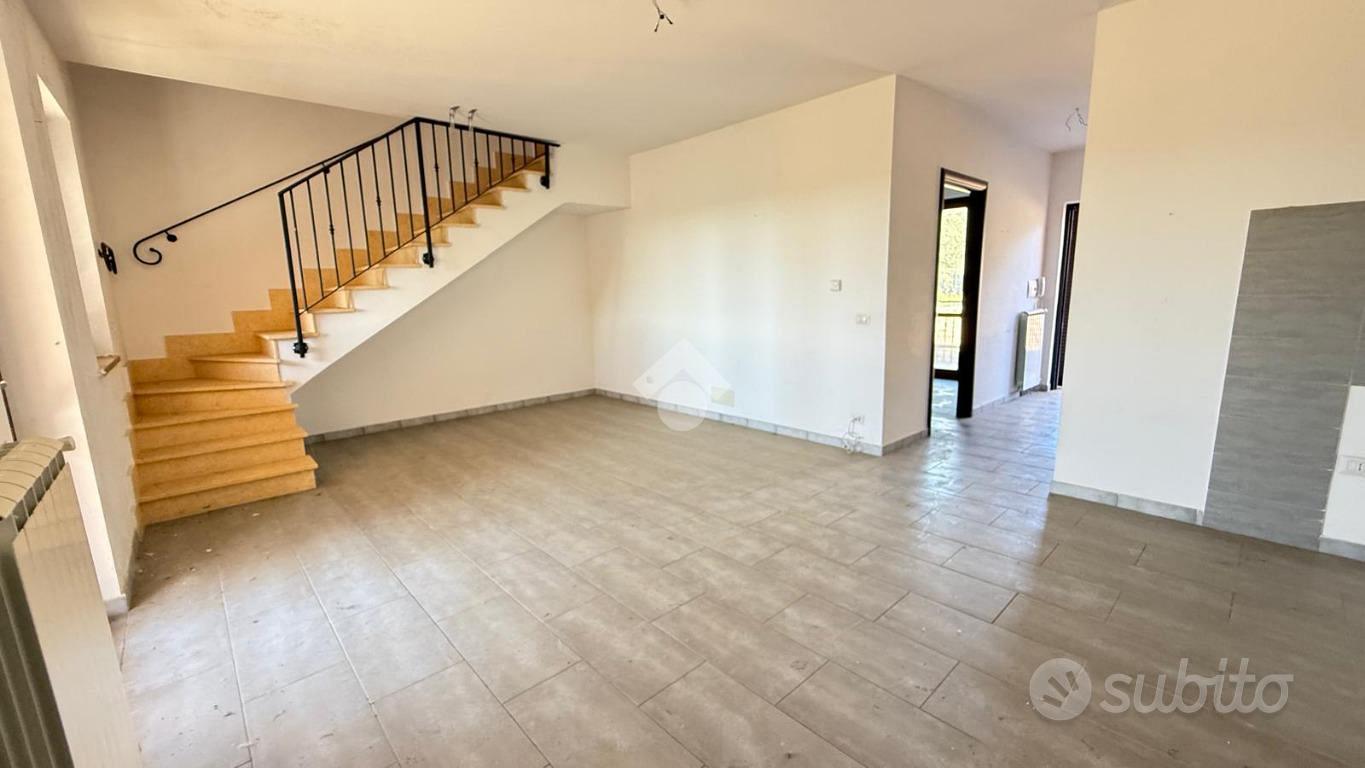 VILLA A SCHIERA A CAPENA - Vista 4