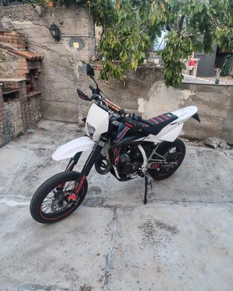 husquarna SM 125  