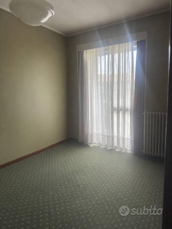 Appartamento di 172 m² con più di 5 locali e box a - Vista 5
