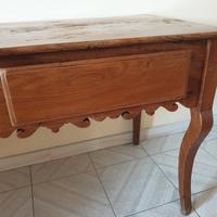 TAVOLO ANTICO CON INTAGLI