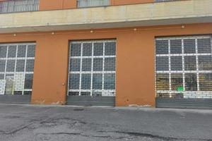 Locale commmerciale e magazzino