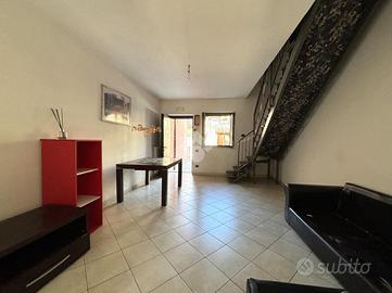 VILLA A SCHIERA A ACQUASPARTA
