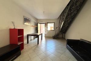 VILLA A SCHIERA A ACQUASPARTA