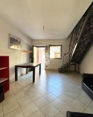 VILLA A SCHIERA A ACQUASPARTA