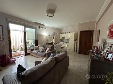 4 vani con garage terrazzo e giardinetto