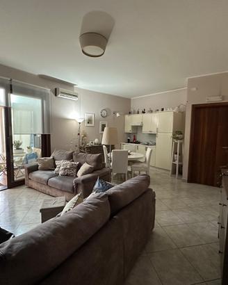 4 vani con garage terrazzo e giardinetto