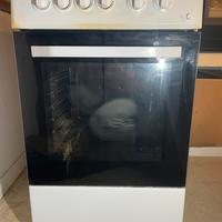 Cucina a gas e forno elettrico