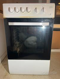 Cucina a gas e forno elettrico