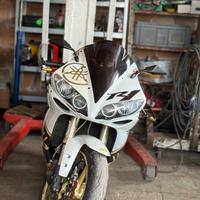 Yamaha YZF R1